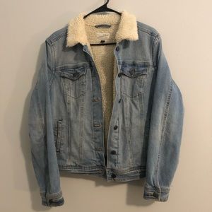Denim Sherpa jacket women’s size L